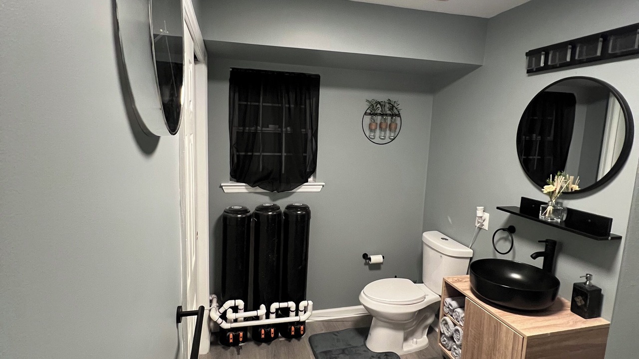 Photo of Bathroom in Orange