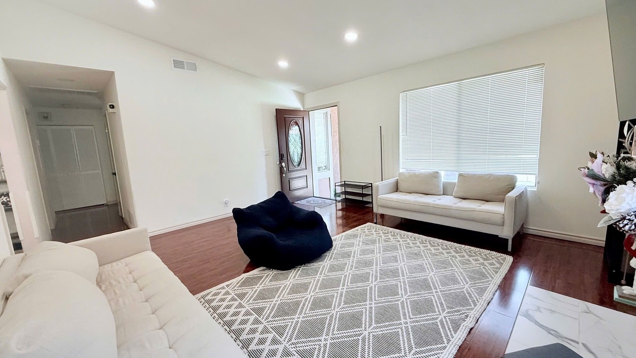 Photo of Livingroom in Alum Rock
