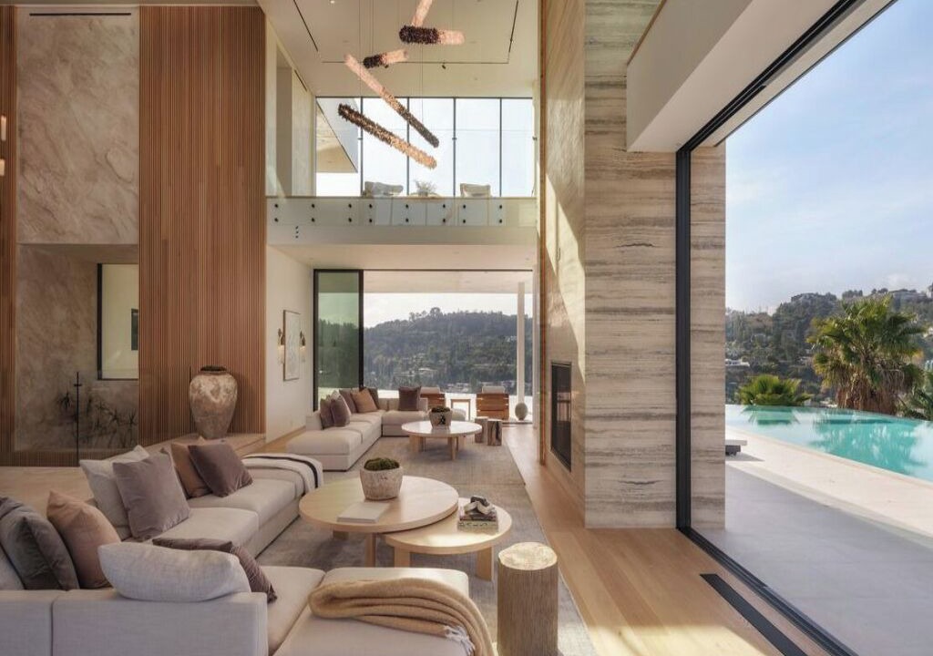 Photo of Others in Encino