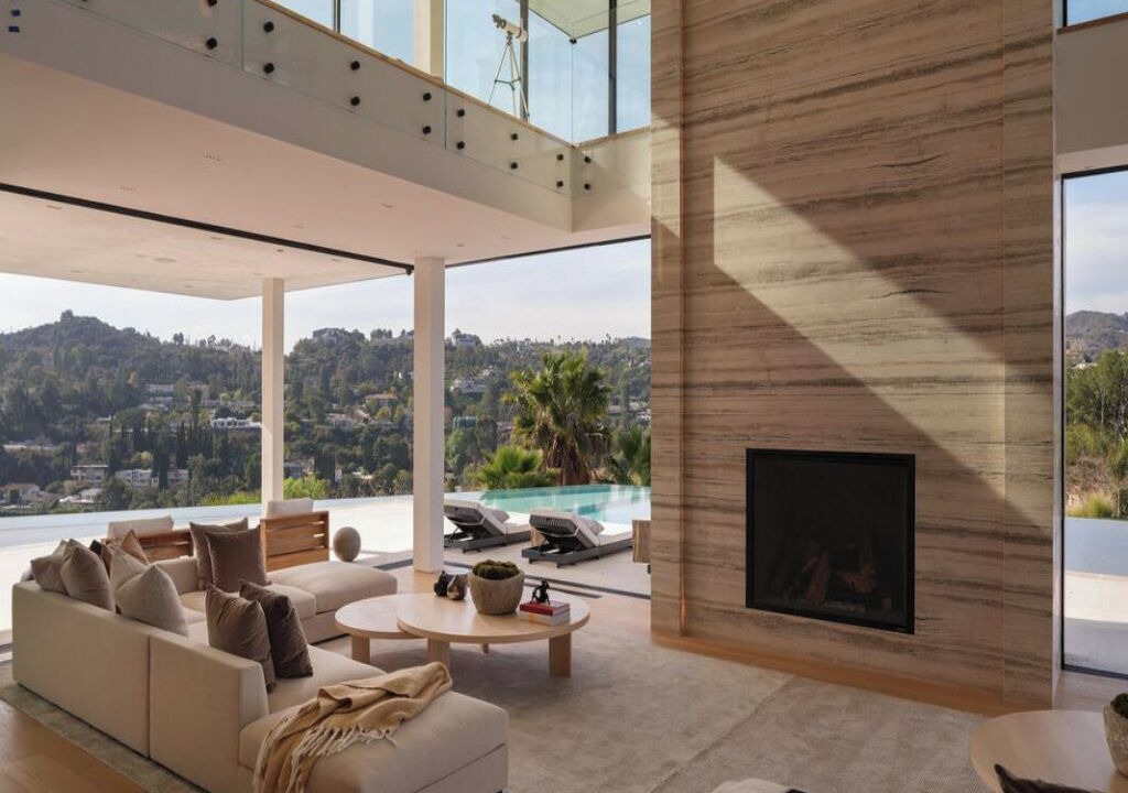 Photo of Others in Encino