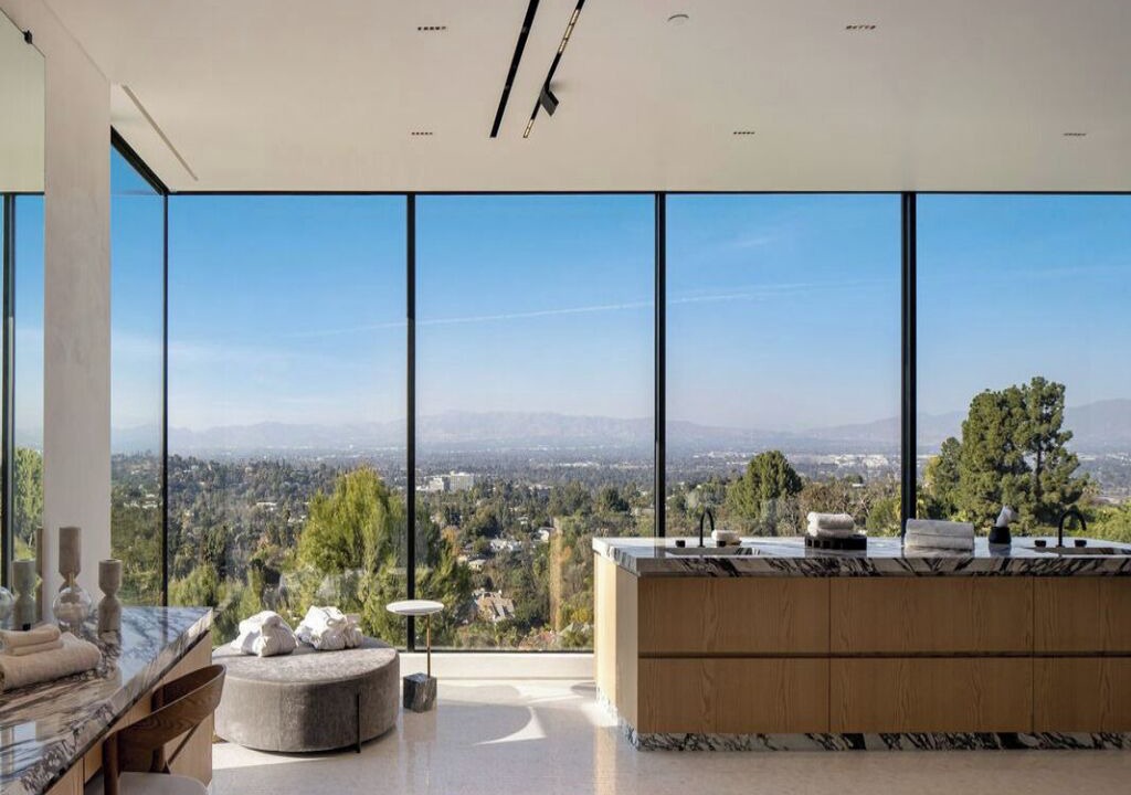 Photo of Others in Encino
