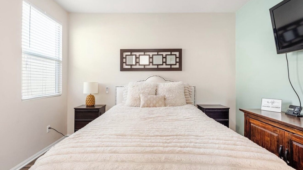 Photo of Bedroom in Lake Elsinore