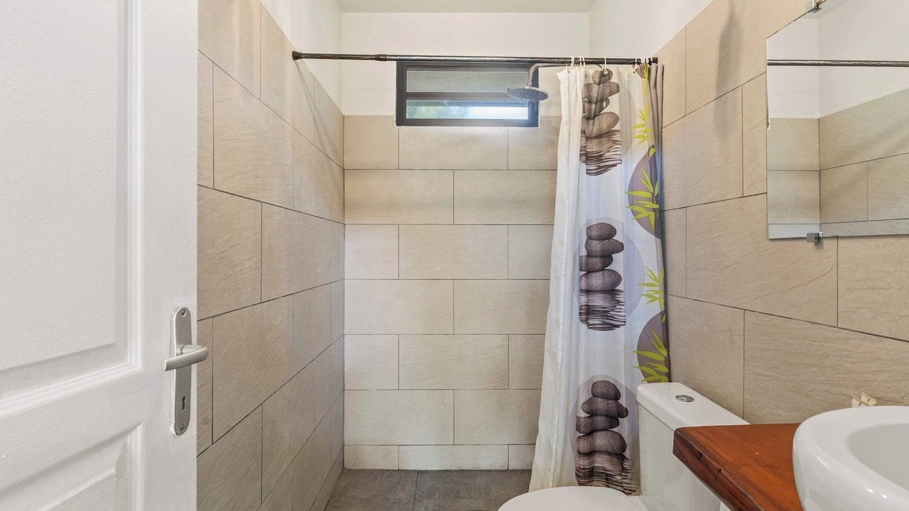 Photo of Bathroom in Afaahiti