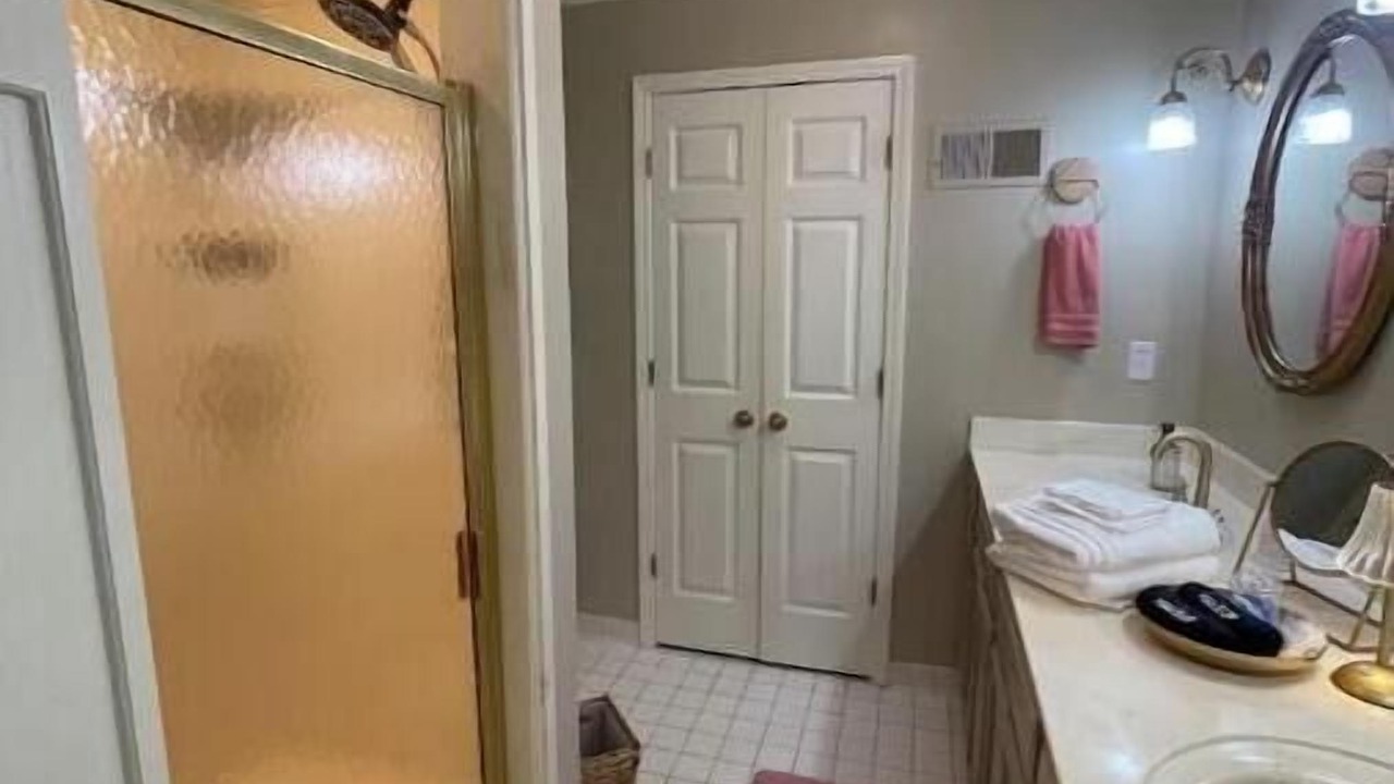 Photo of Bathroom in Tuscaloosa