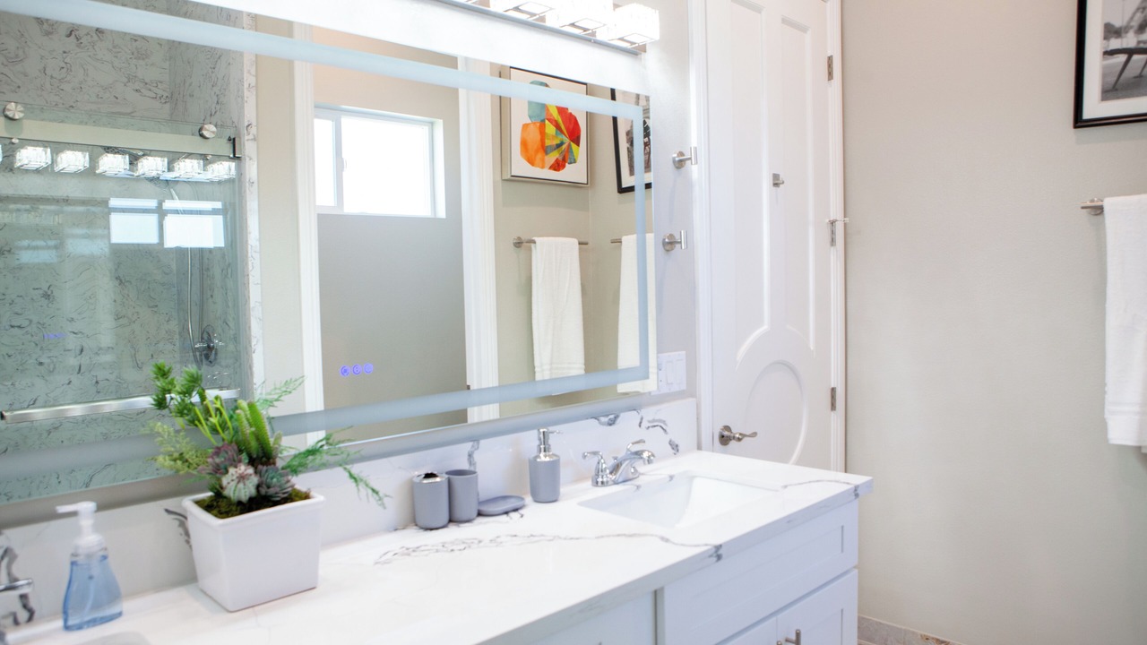 Photo of Bathroom in Midway City