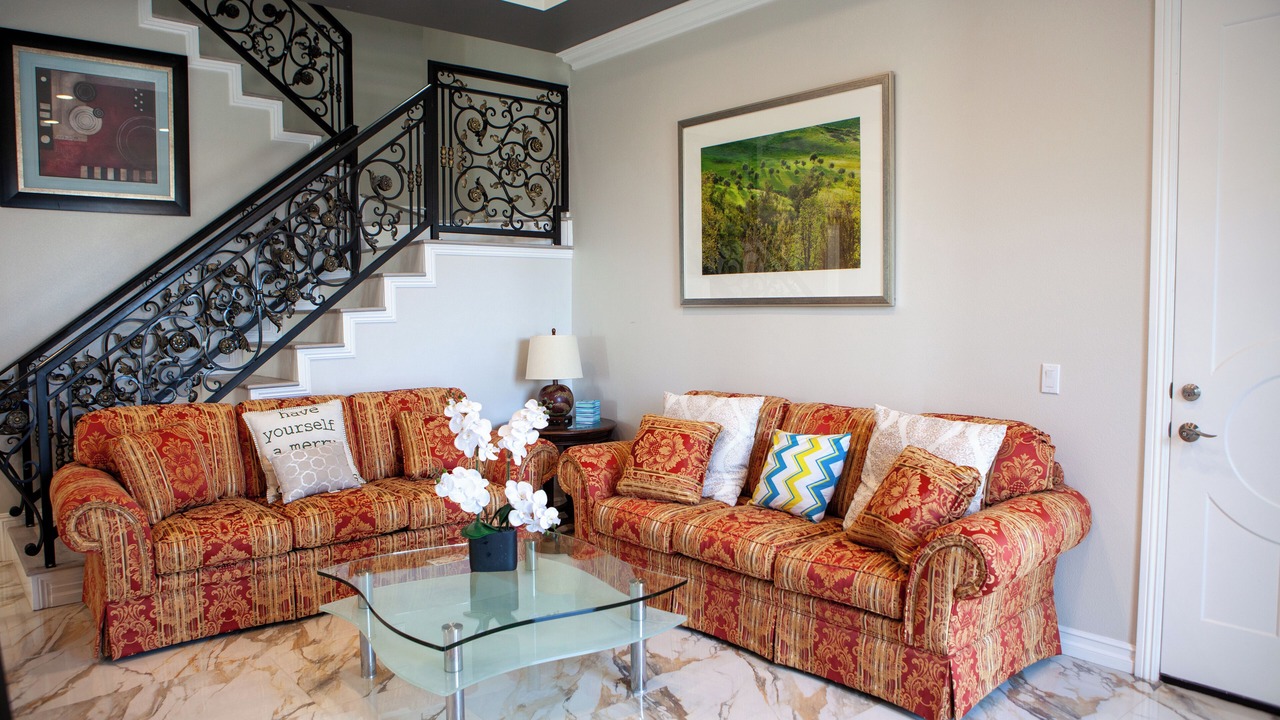 Photo of Livingroom in Midway City
