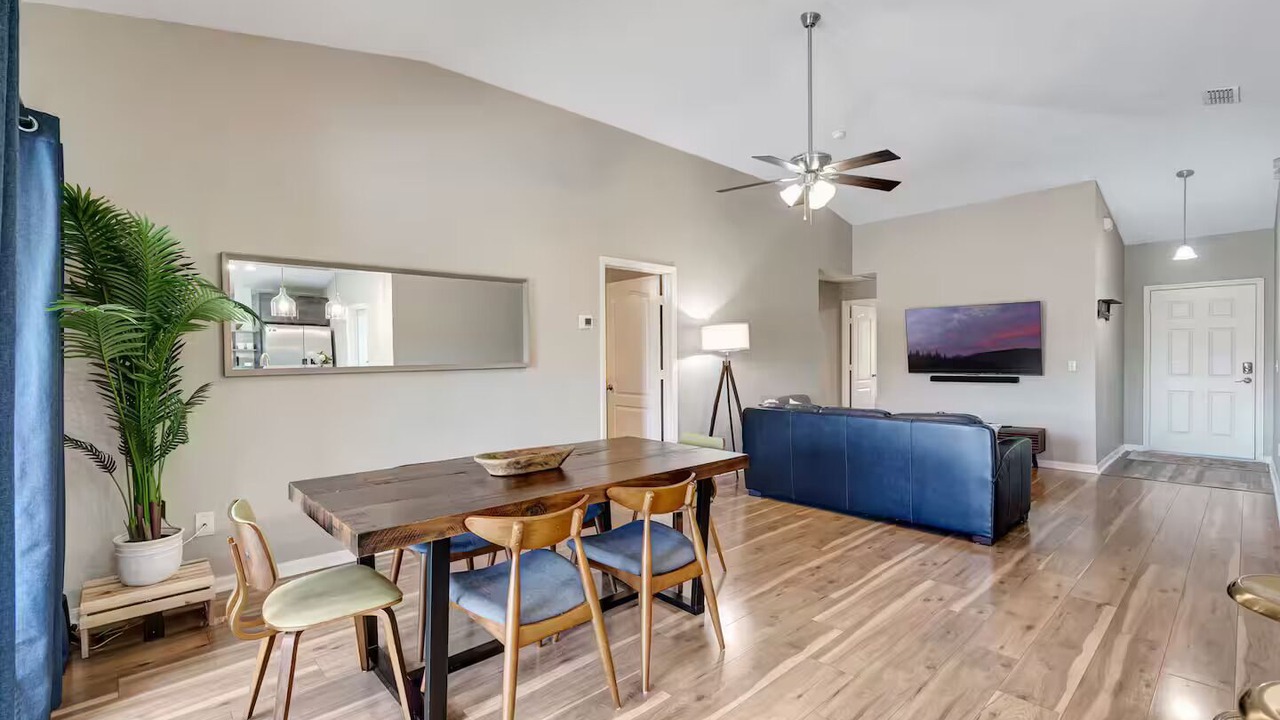 Photo of Livingroom in Silver Creek
