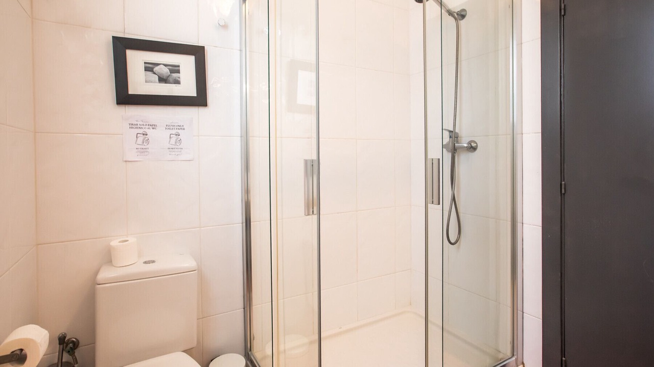Photo of Bathroom in El Camp de l'Arpa del Clot