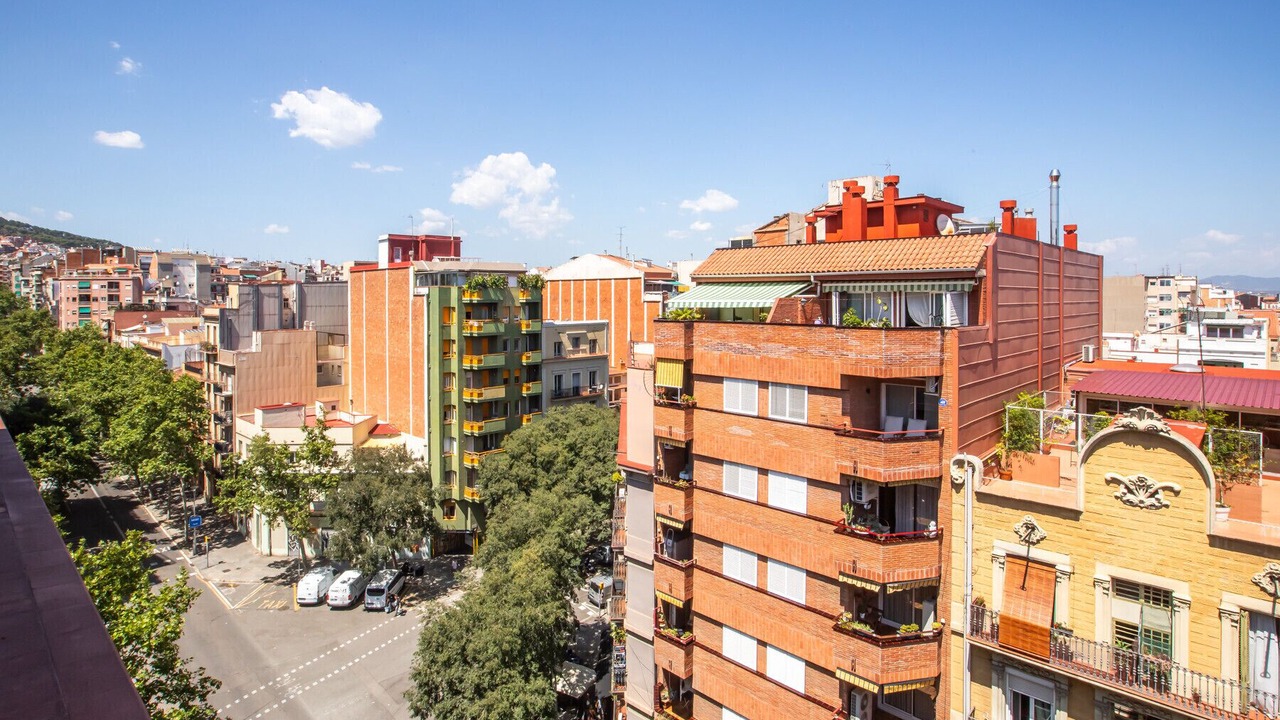 Photo of Outdoor in El Camp de l'Arpa del Clot