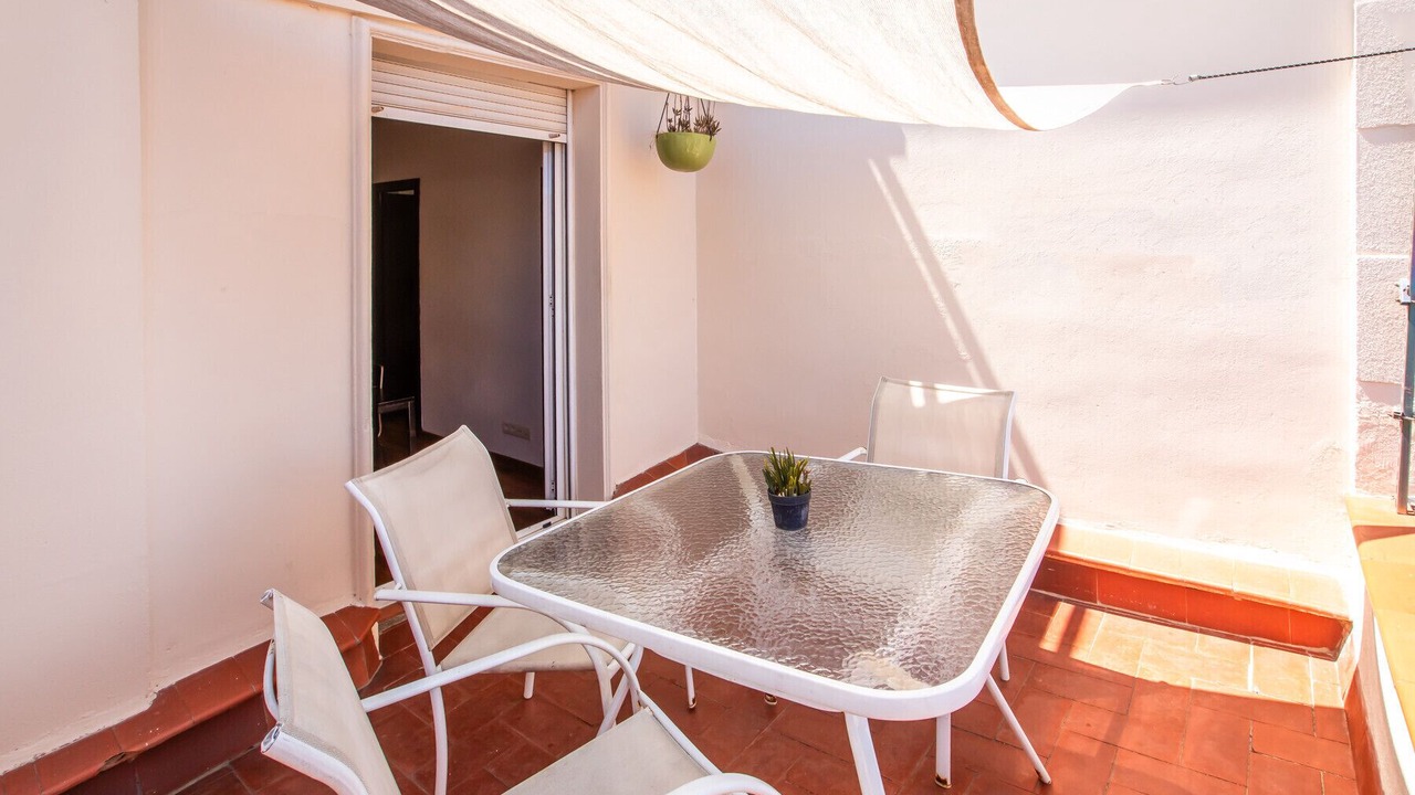 Photo of Outdoor in El Camp de l'Arpa del Clot