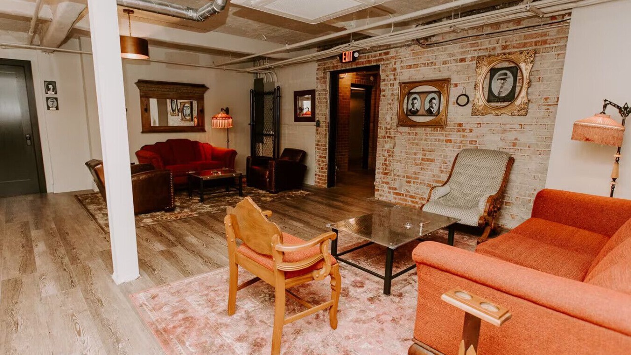 Photo of Livingroom in East Aurora