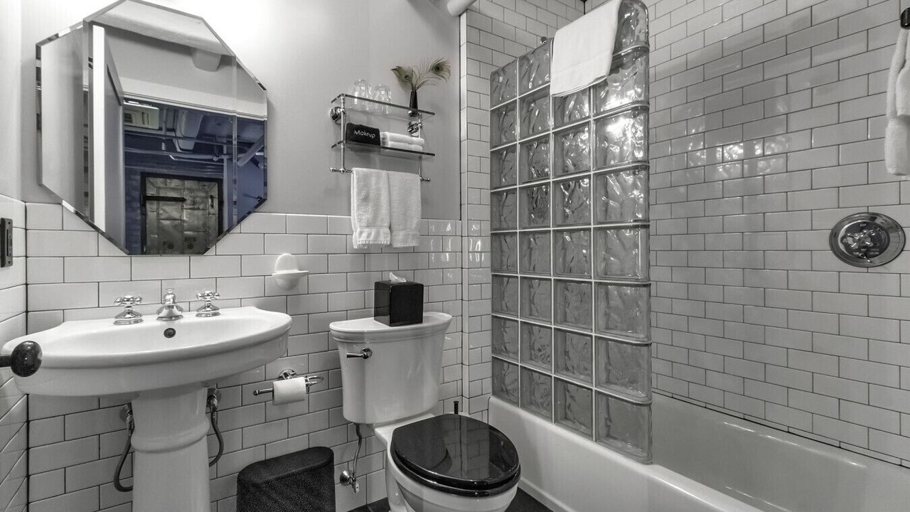 Photo of Bathroom in East Aurora