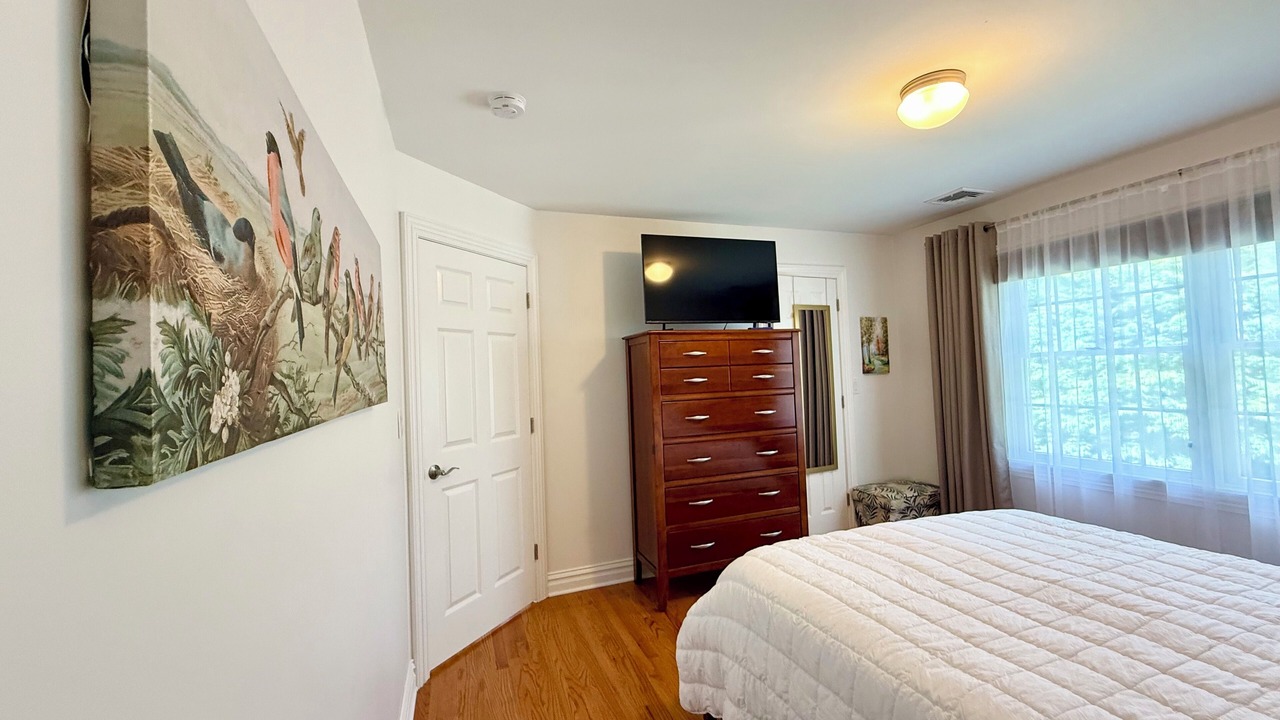 Photo of Bedroom in Mountainside