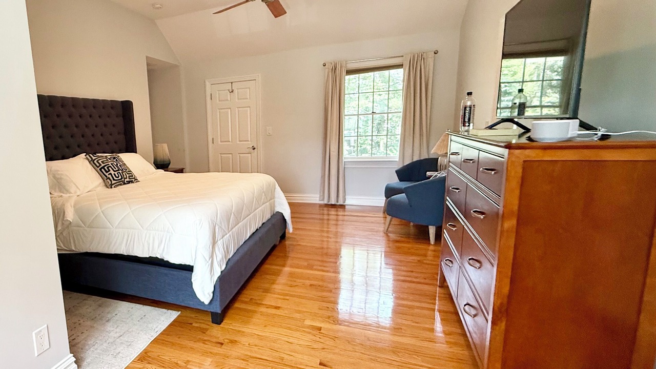 Photo of Bedroom in Mountainside
