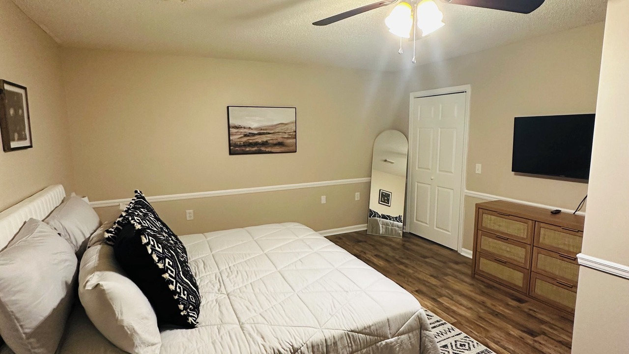 Photo of Bedroom in Tuscaloosa