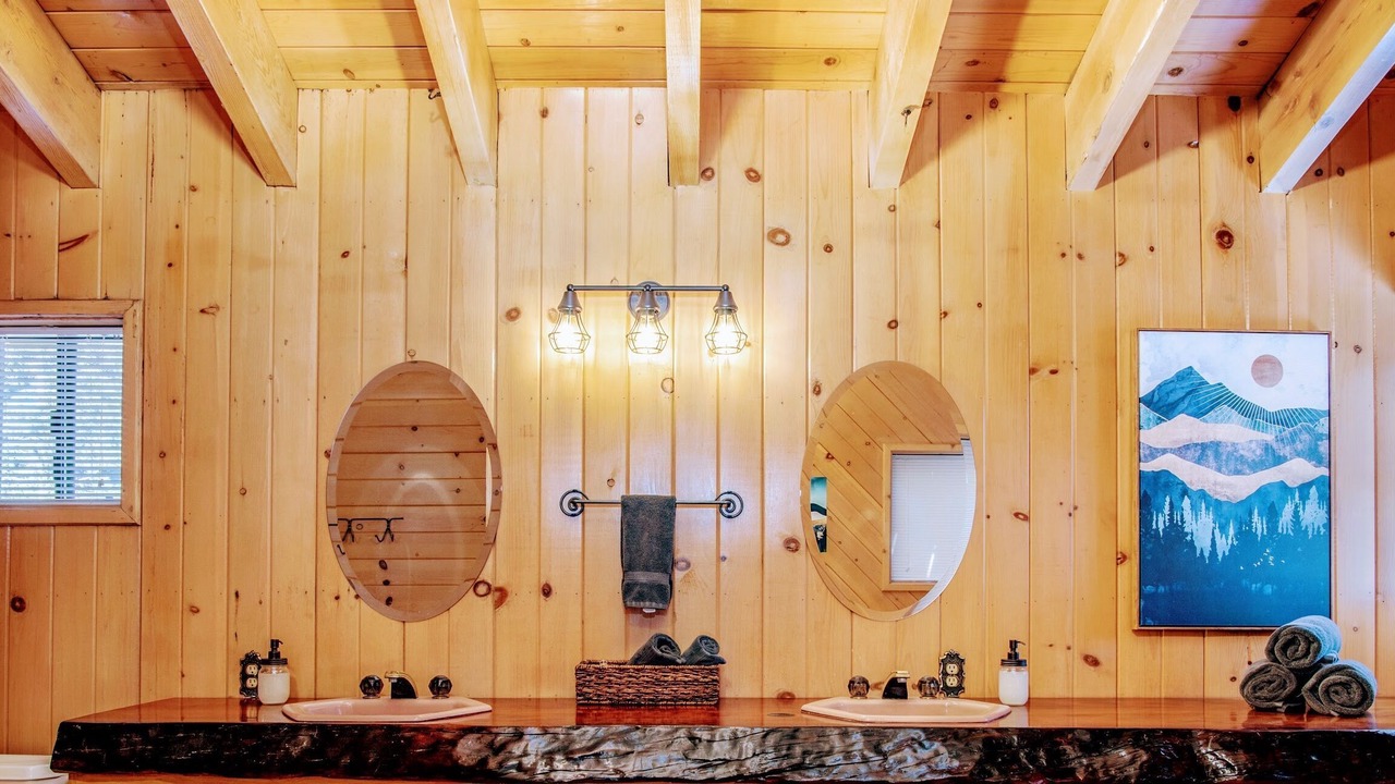 Photo of Bathroom in Ponderosa