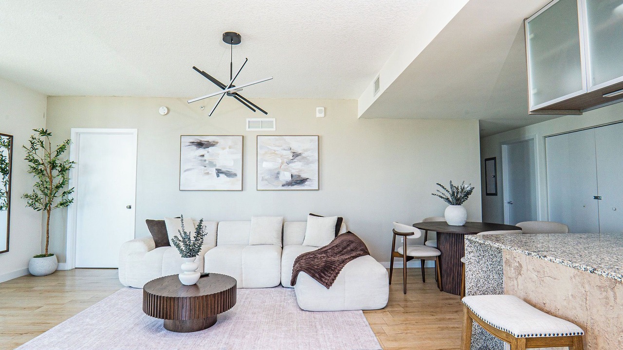 Photo of Livingroom in Town Square