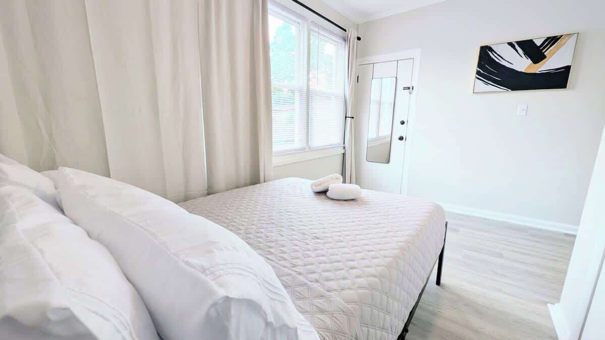 Photo of Bedroom in Orange