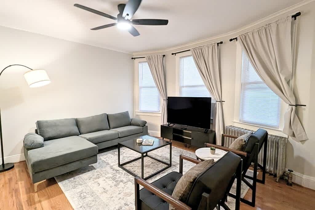 Photo of Livingroom in Orange