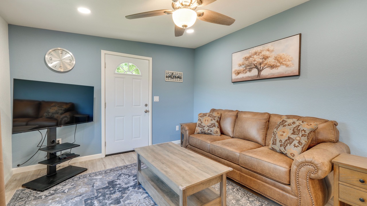 Photo of Livingroom in Banner Hill