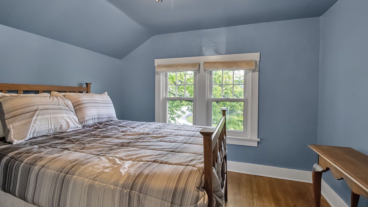 Photo of Bedroom in Lake Erie Beach