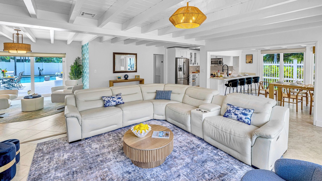 Photo of Livingroom in Lauderdale Beach