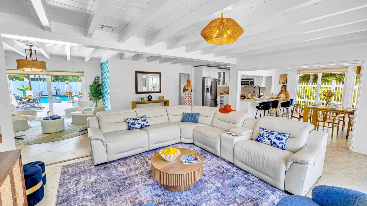 Photo of Livingroom in Lauderdale Beach