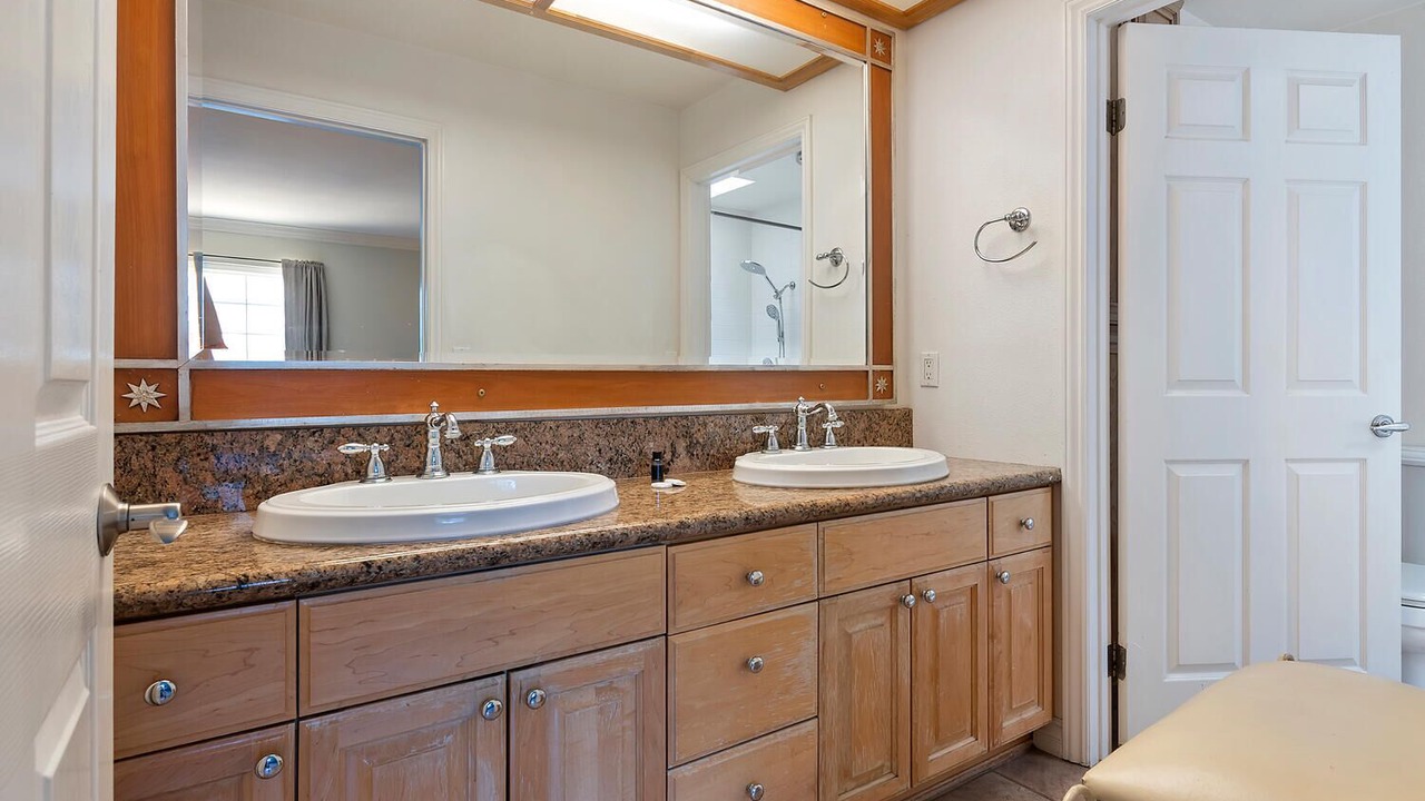 Photo of Bathroom in Reseda