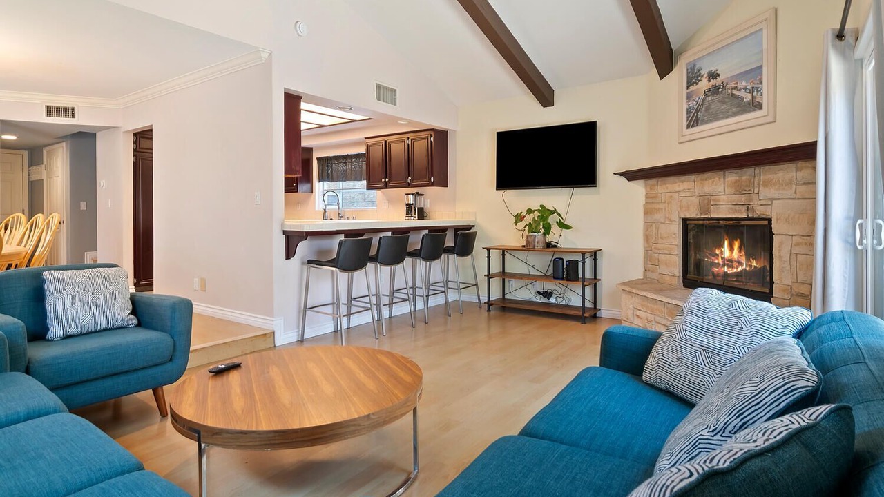 Photo of Livingroom in Reseda