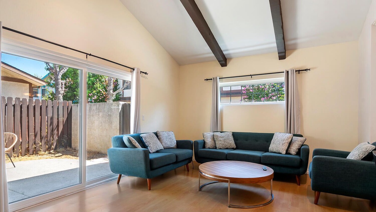 Photo of Livingroom in Reseda
