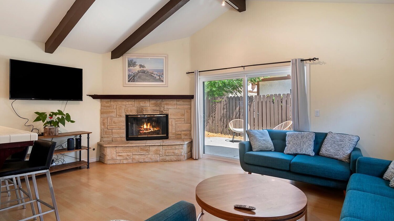 Photo of Livingroom in Reseda