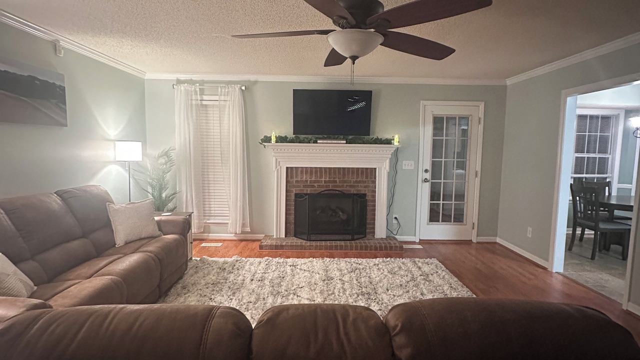 Photo of Livingroom in Anniston