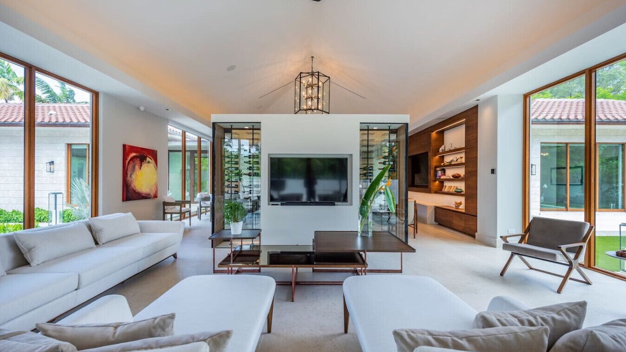 Photo of Livingroom in Bayside Historic District