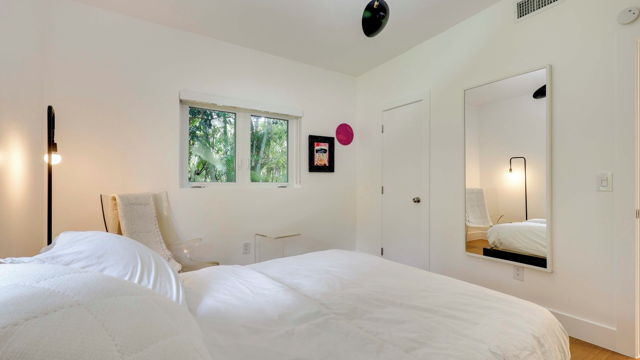 Photo of Bedroom in Biscayne Park