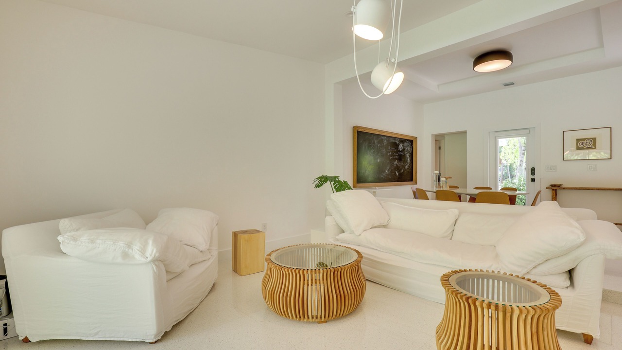 Photo of Livingroom in Biscayne Park