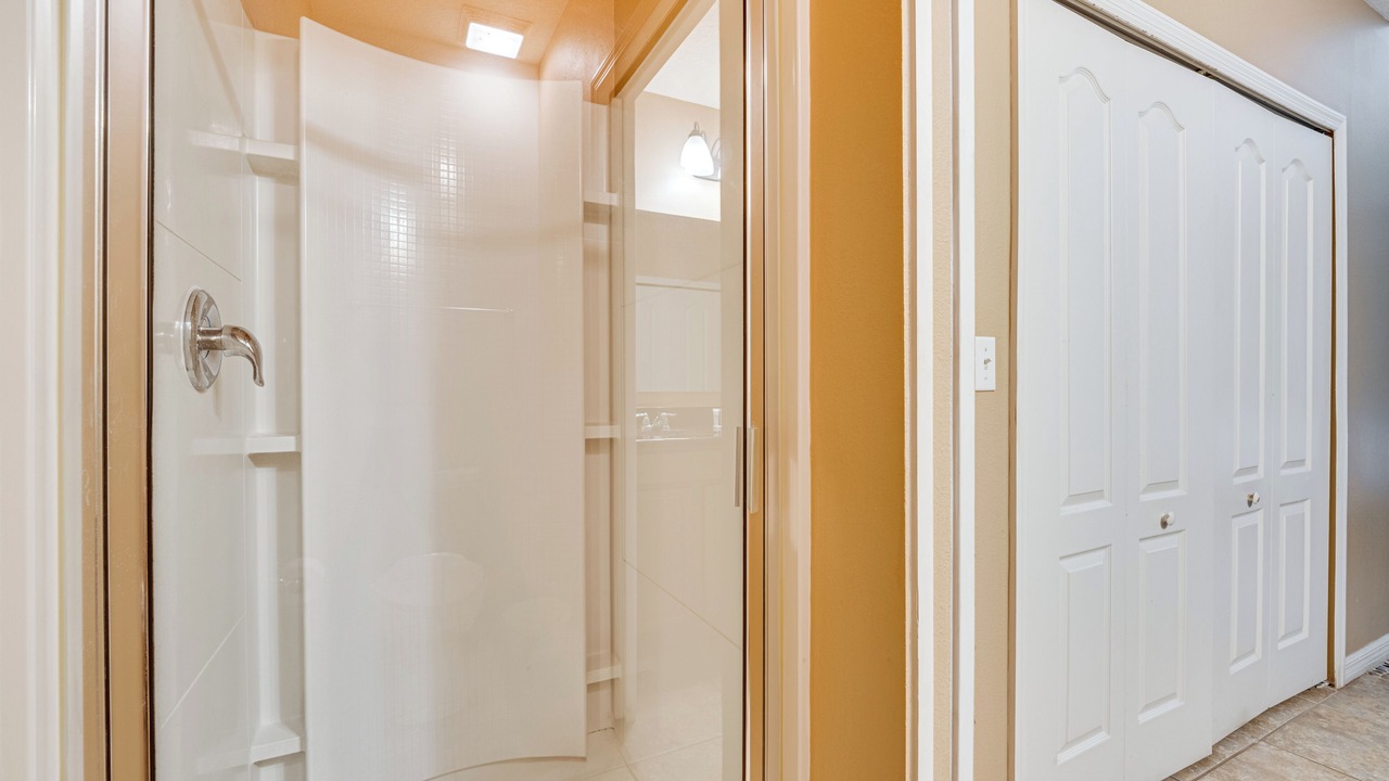 Photo of Bathroom in Cypress Pointe