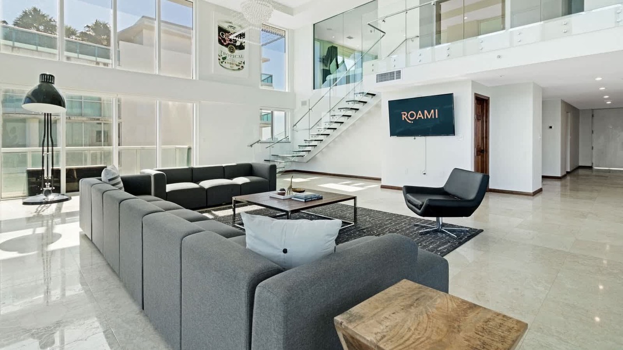 Photo of Livingroom in North Bay Village