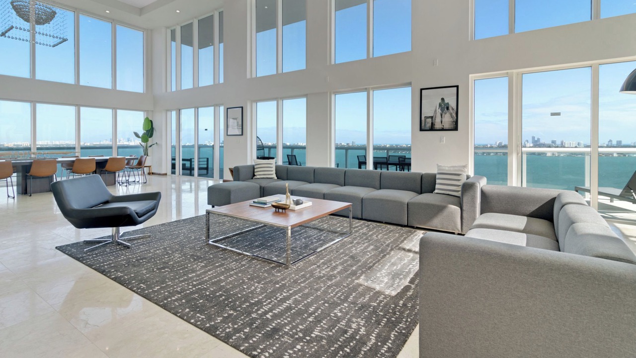 Photo of Livingroom in North Bay Village