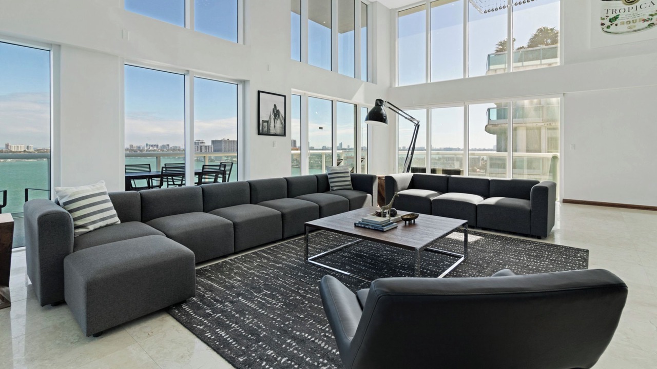 Photo of Livingroom in North Bay Village