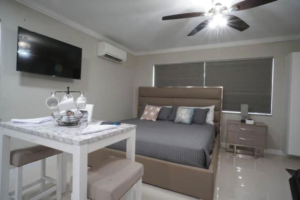 Photo of Bedroom in Santa Barbara Estates