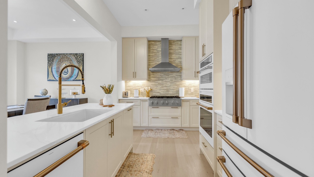 Photo of Kitchen in Oakville