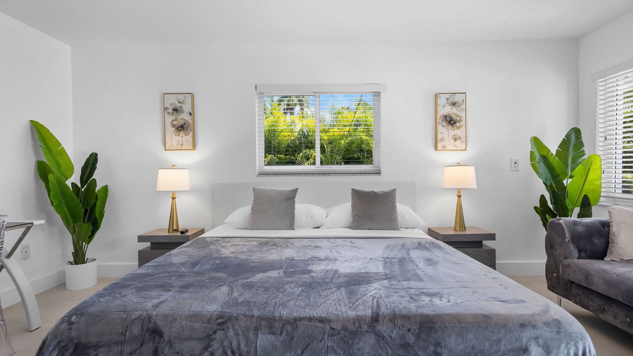 Photo of Bedroom in Golden Glades