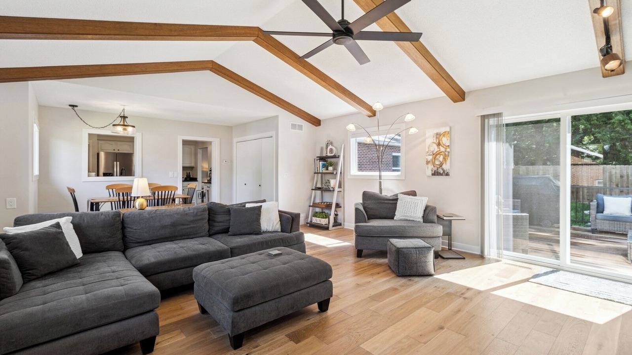 Photo of Livingroom in Windsor Heights