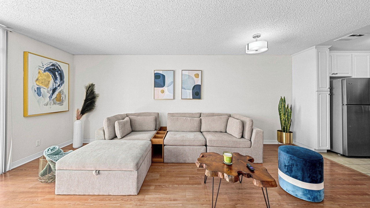 Photo of Livingroom in Marina Peninsula