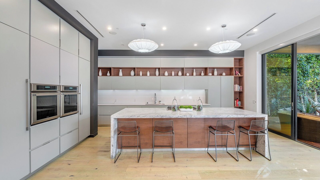 Photo of Kitchen in Greater Wilshire - Hancock Park