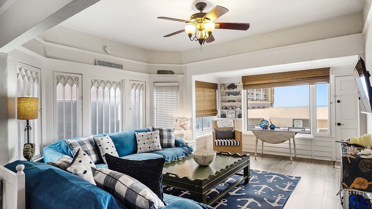 Photo of Livingroom in South Redondo