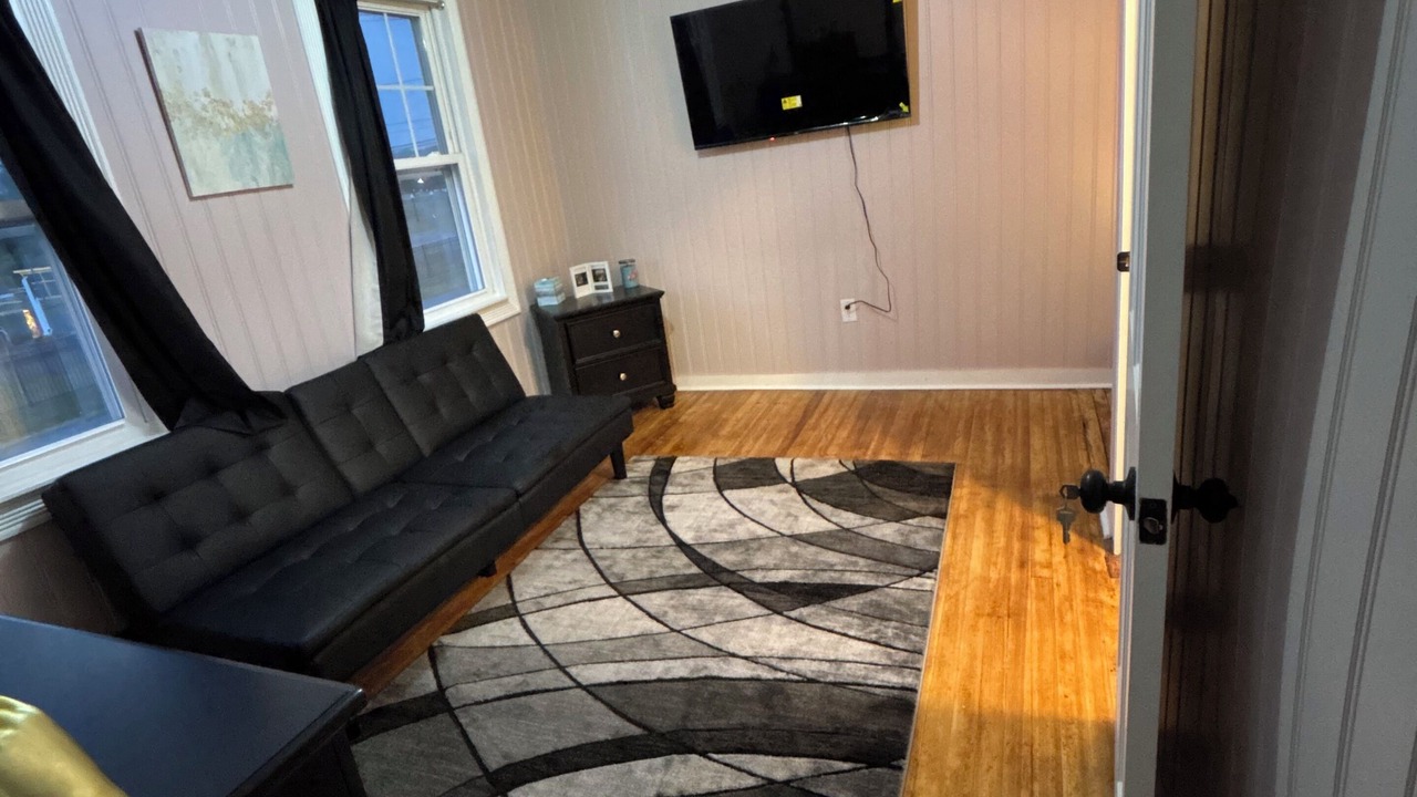Photo of Livingroom in Hudson