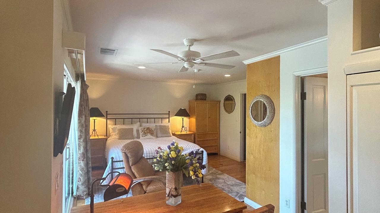 Photo of Bedroom in Mid City