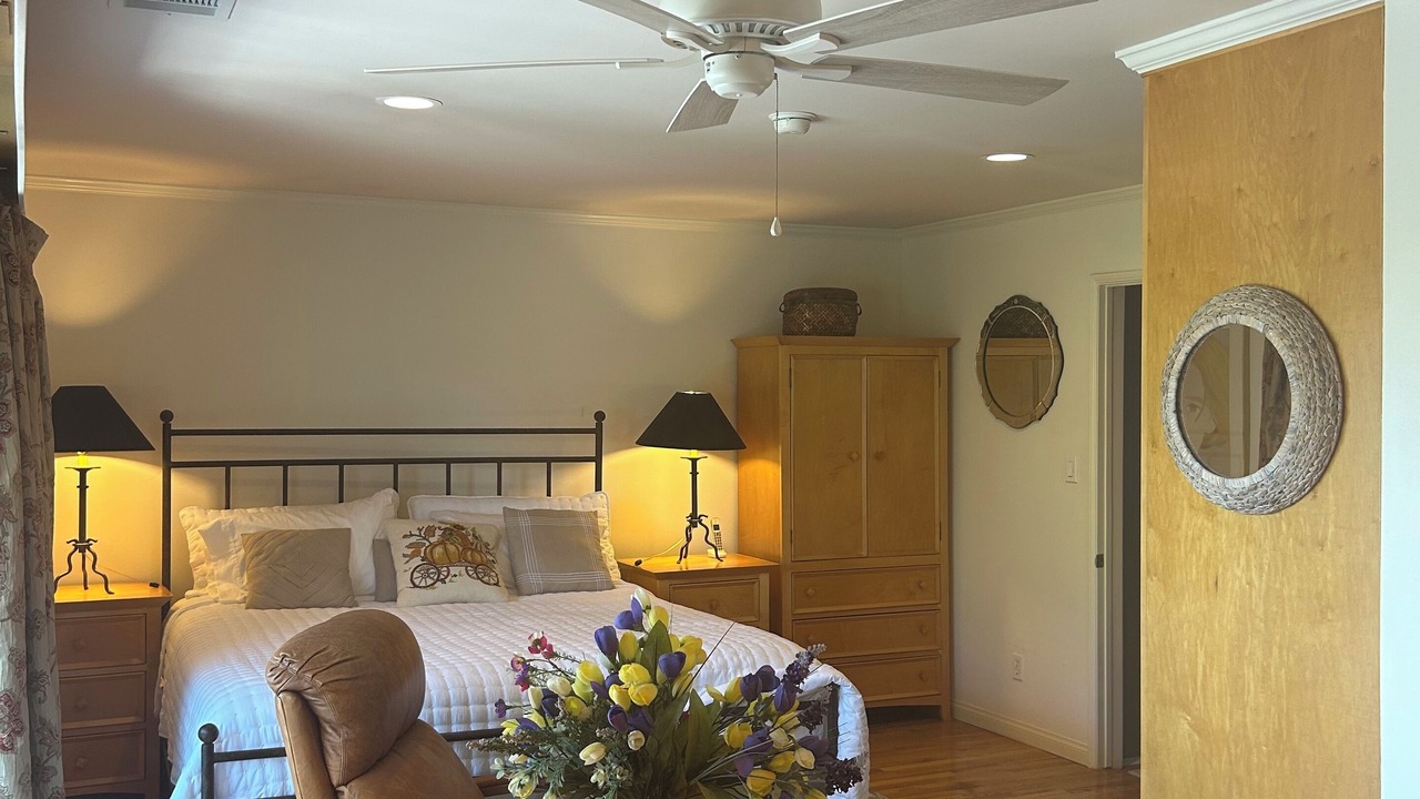 Photo of Bedroom in Mid City