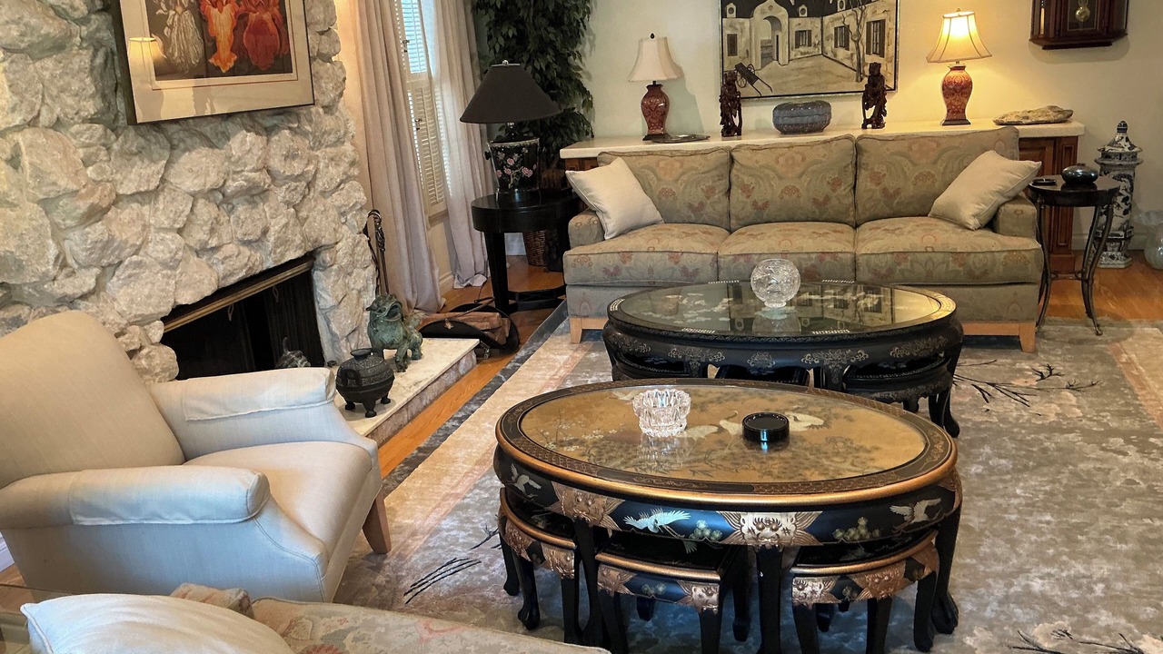 Photo of Livingroom in Mid City